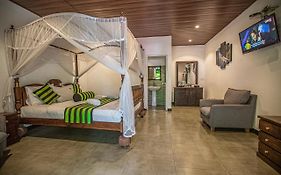 Avenra Cottage